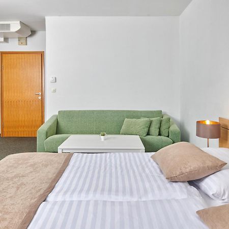 Veya Maradiso Hotel By Aminess Njivice Esterno foto